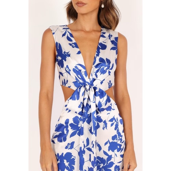 NWT Petal and Pup Womens Lulu Wrap Front Jumpsuit - Blue Floral L - Picture 4 of 5
